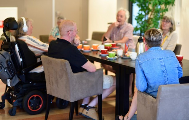 Sfeerbeeld NAH-cafe gefotografeerd door Herman de Moor